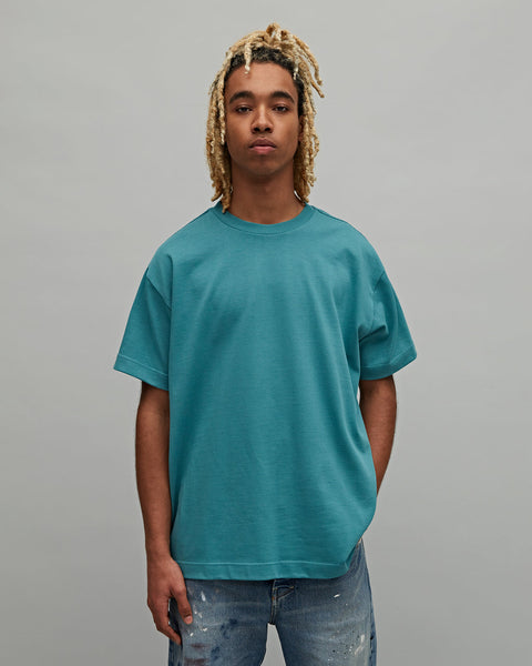 Tenue Bruce Oversized Shirt in Teal angezogen
