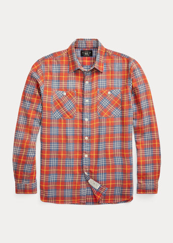 rotes flannelhemd mit blauem Karomuster front